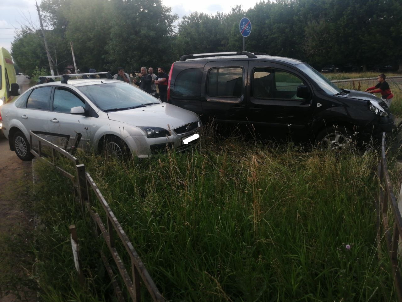Два человека получили травмы в ДТП на бульваре Цанова в Твери Два человека получили травмы в ДТП на бульваре Цанова в Твери