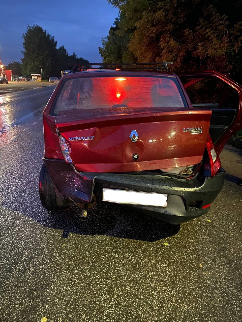 В Тверской области 13-летняя девочка получила травмы в ДТП с двумя иномарками