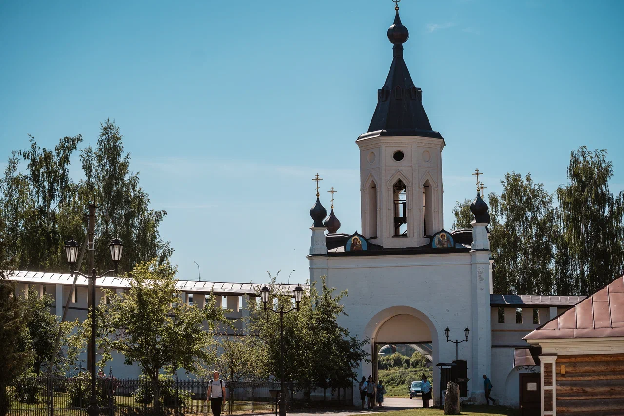 В День памяти святителя Иова в Старицком районе напутствовали выпускников