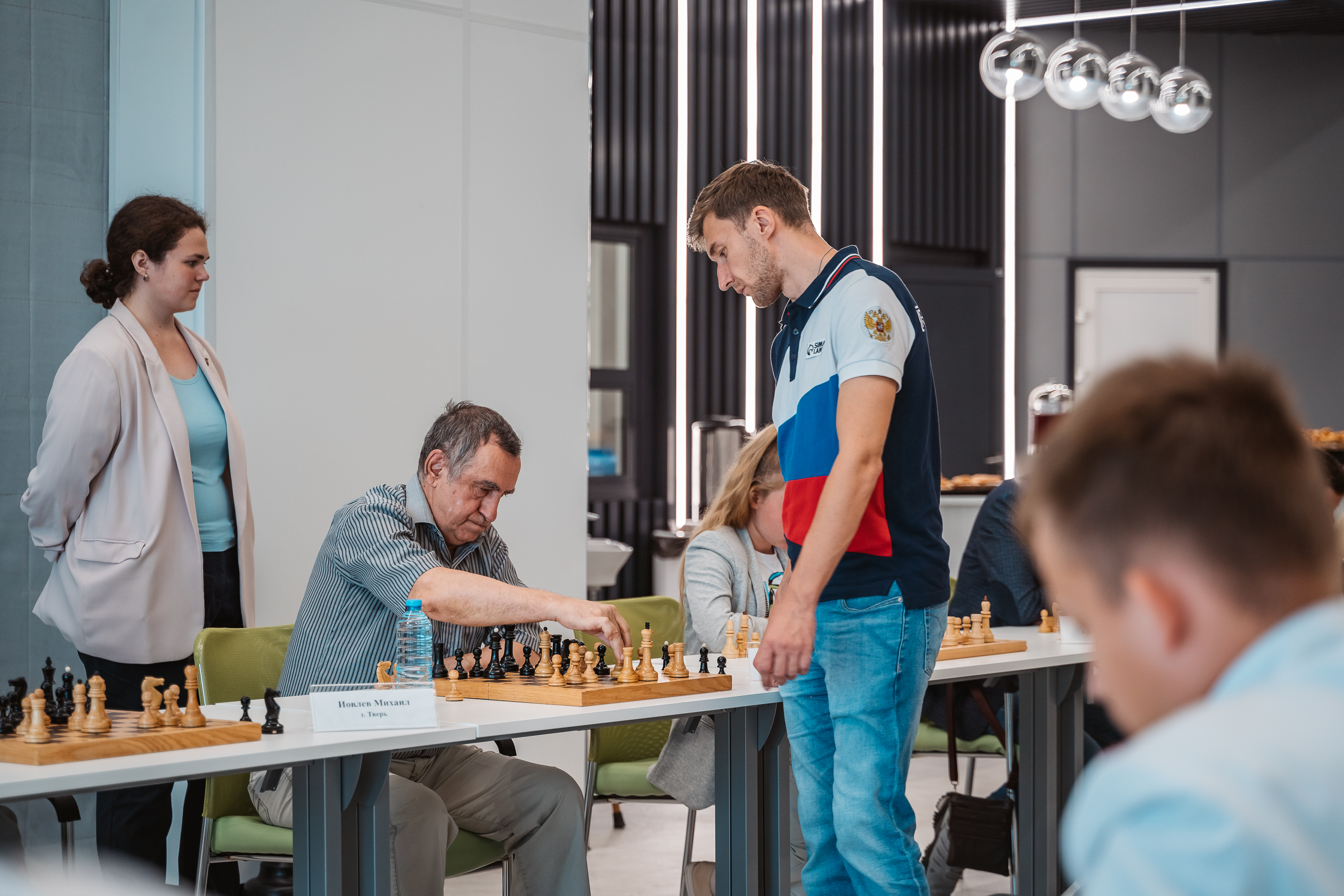 20 против одного: Лучшие шахматисты Тверской области бросили вызов гроссмейстеру Сергею Карякину 20 против одного: Лучшие шахматисты Тверской области бросили вызов гроссмейстеру Сергею Карякину