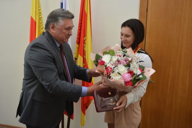 Олимпийской чемпионке Наталье Непряевой присвоено звание «Почетный гражданин города Твери»