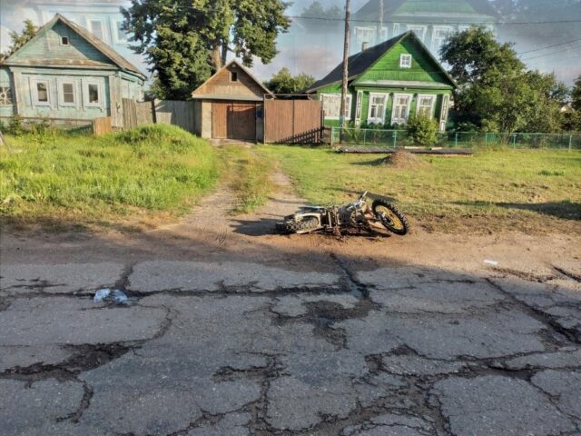 Под Тверью 13-летний водитель мопеда попал в ДТП Под Тверью 13-летний водитель мопеда попал в ДТП