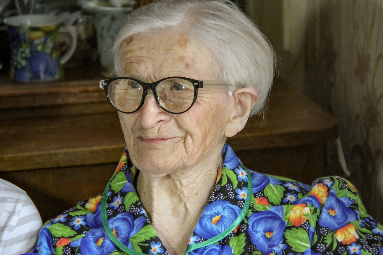 Губернатор Игорь Руденя поздравил со 101-летием ветерана Великой Отечественной войны Марию Карповну Кузьмину