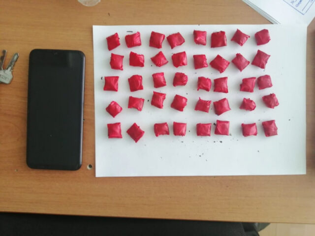 В Тверской области задержали иностранца с крупной партией запрещенных веществ