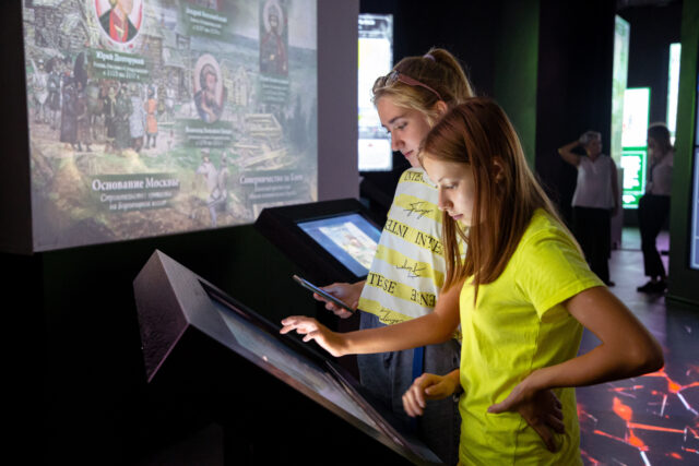 В тверском парке «Россия – Моя история» детям рассказали о становлении православия на Руси В тверском парке «Россия – Моя история» детям рассказали о становлении православия на Руси