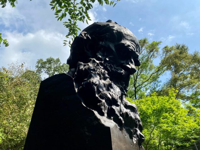 Наши в Корее: какие памятники можно увидеть в стране утренней свежести Наши в Корее: какие памятники можно увидеть в стране утренней свежести