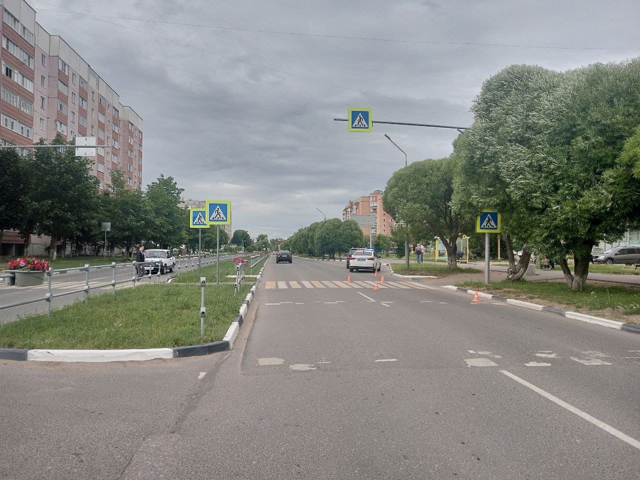 В Тверской области ребенок на самокате попал под машину В Тверской области ребенок на самокате попал под машину