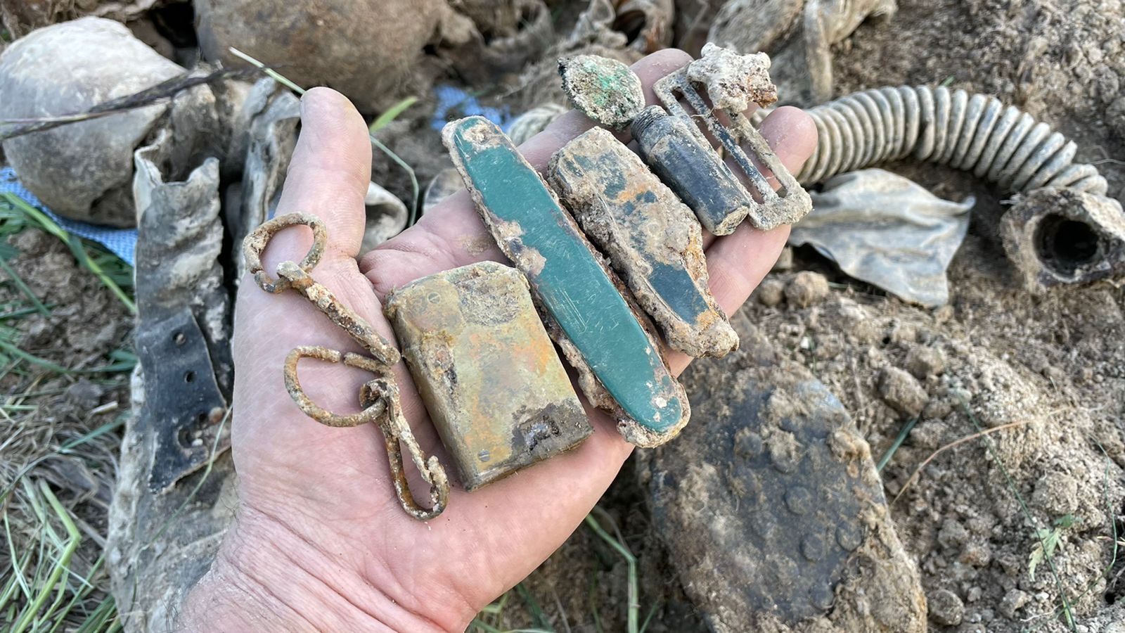 В Ржевском районе поисковики обнаружили 13 красноармейцев