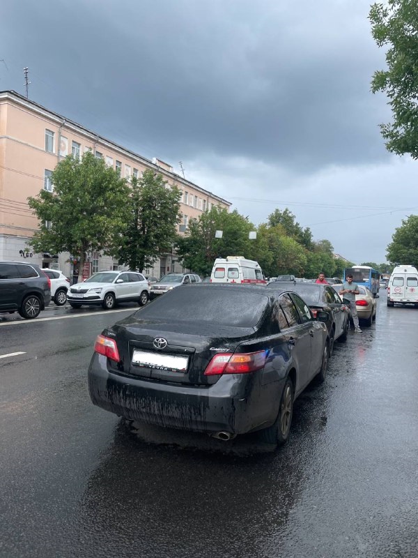 В Твери произошло тройное ДТП