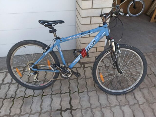 В Тверской области 14-летний велосипедист упал на автомобиль