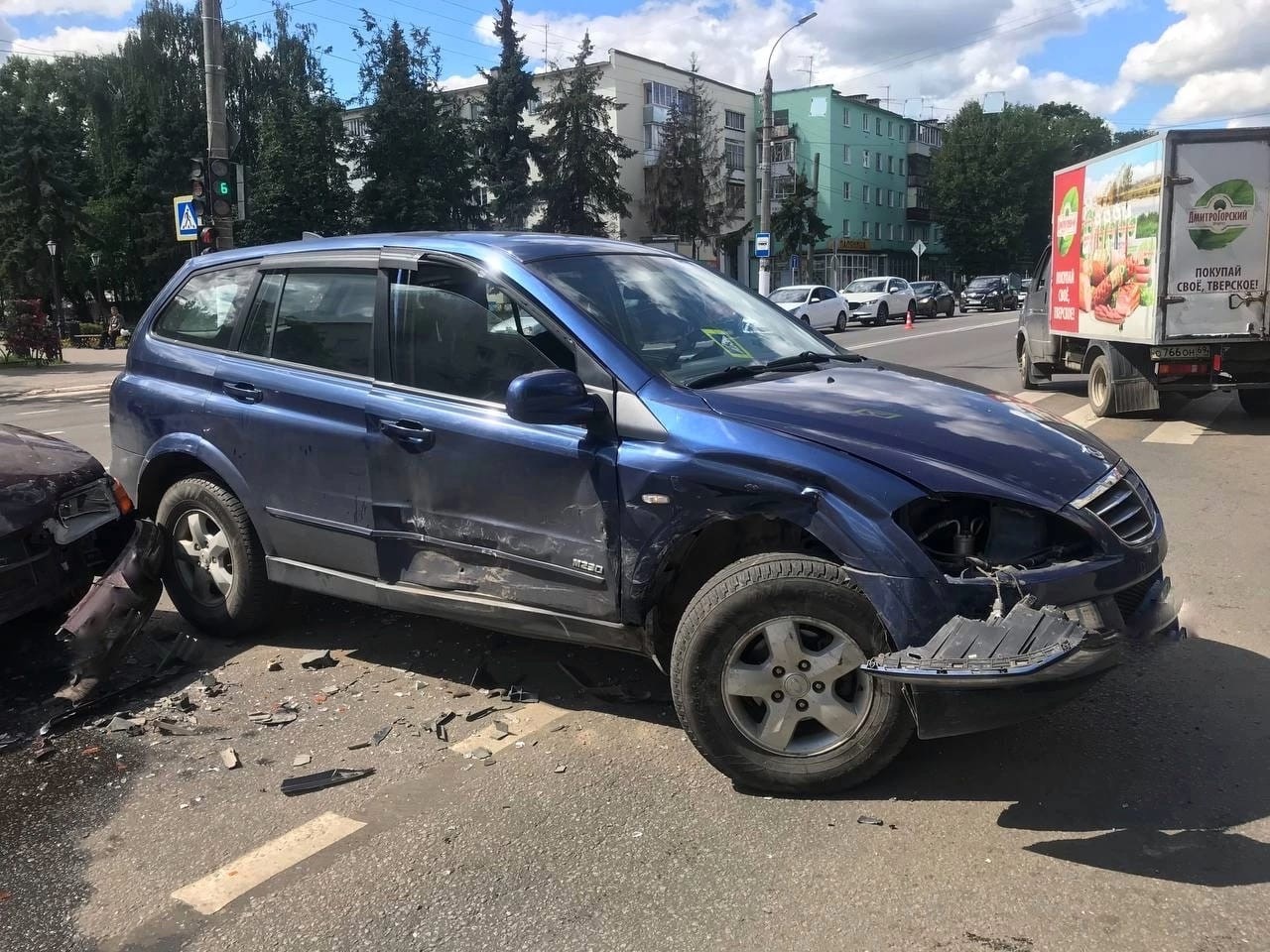 Трех человек доставили в больницу после ДТП в Твери