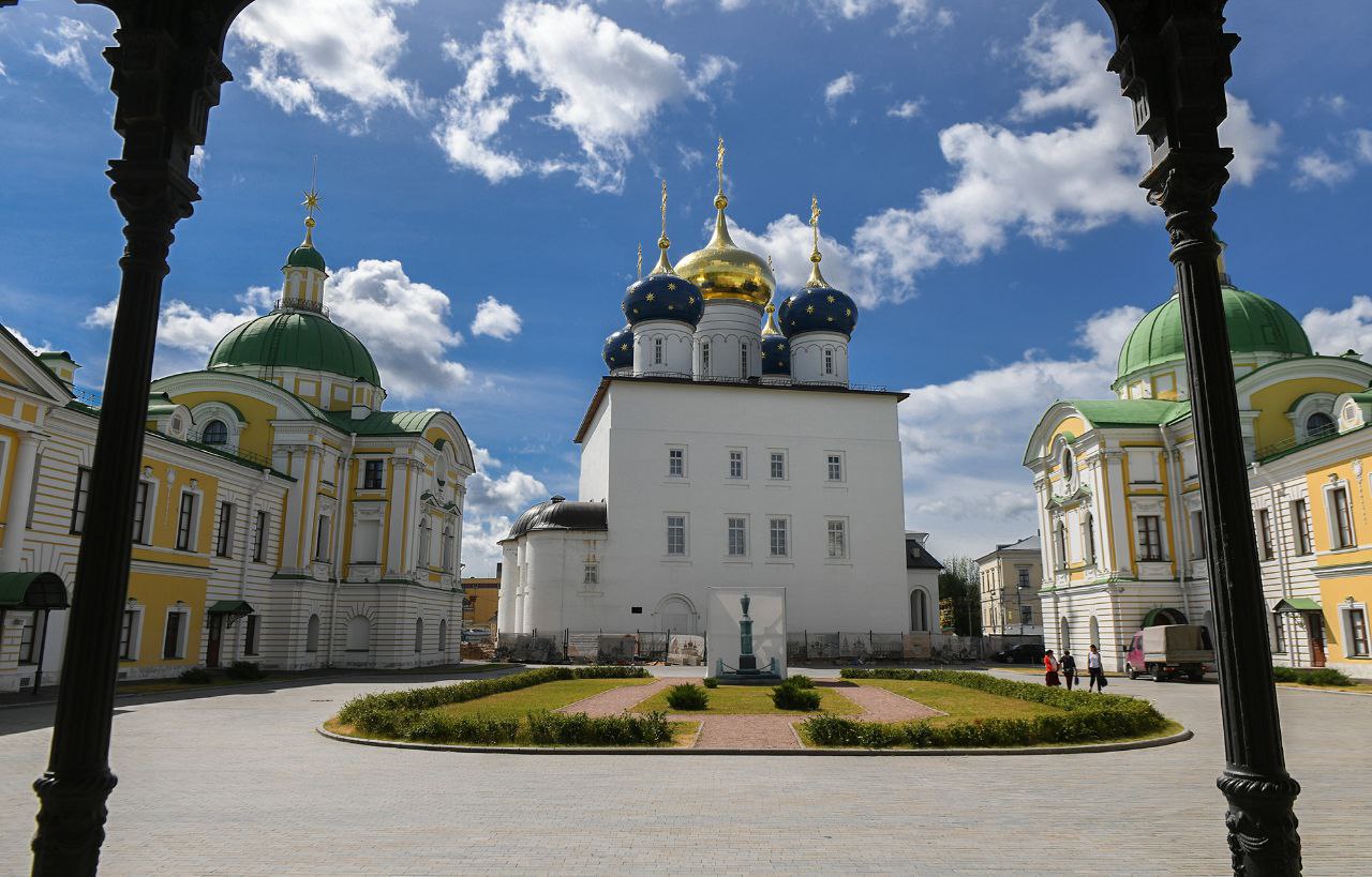 Спасо-преображенский собор в твери 1285. Губернатор тверской области спасо преображенский собор. Церковь спасо преображения в твери. Спасо-преображенский собор тверь. Спасо-преображенский собор тверь.