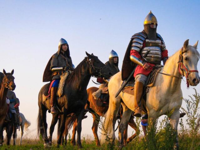 В Торжок прибудут участники реконструкции конного похода Александра Невского