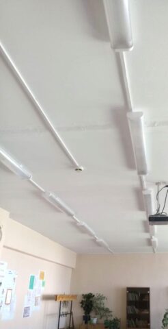 В школе города Кашина проводят капитальный ремонт электроосвещения