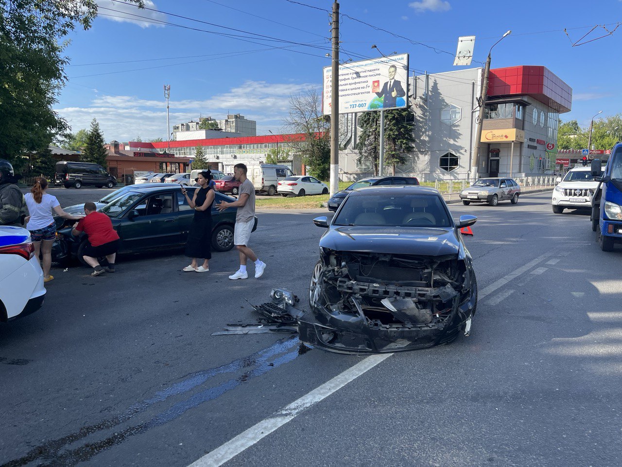 В Твери на Орджоникидзе столкнулись два автомобиля В Твери на Орджоникидзе столкнулись два автомобиля