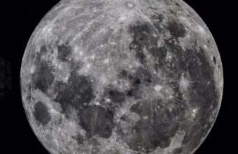 Космонавт Сергей Корсаков из Тверской области поделился снимком суперлуния Космонавт Сергей Корсаков из Тверской области поделился снимком суперлуния