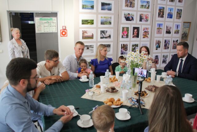 Глава Ржева Роман Крылов провел встречу с молодыми семьями