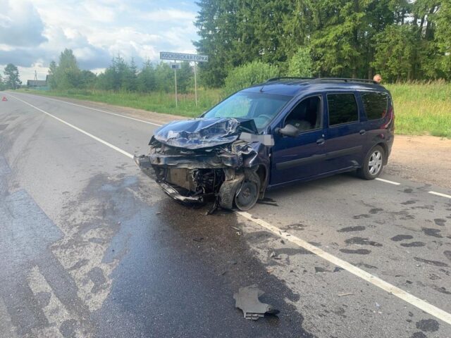 В аварии в Тверской области получил серьезные травмы молодой водитель В аварии в Тверской области получил серьезные травмы молодой водитель