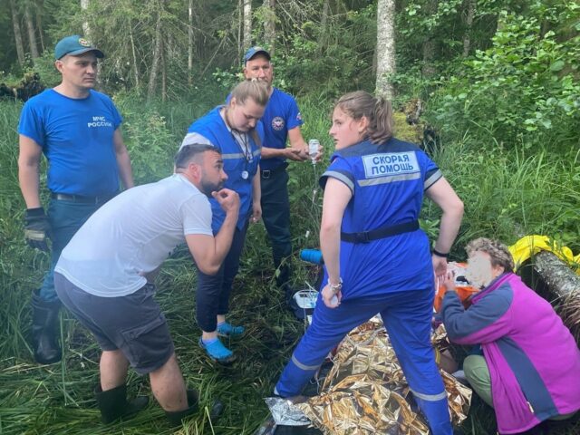 В Тверской области волонтеры, спасатели и медики смогли вывести потерявшихся женщин из леса В Тверской области волонтеры, спасатели и медики смогли вывести потерявшихся женщин из леса
