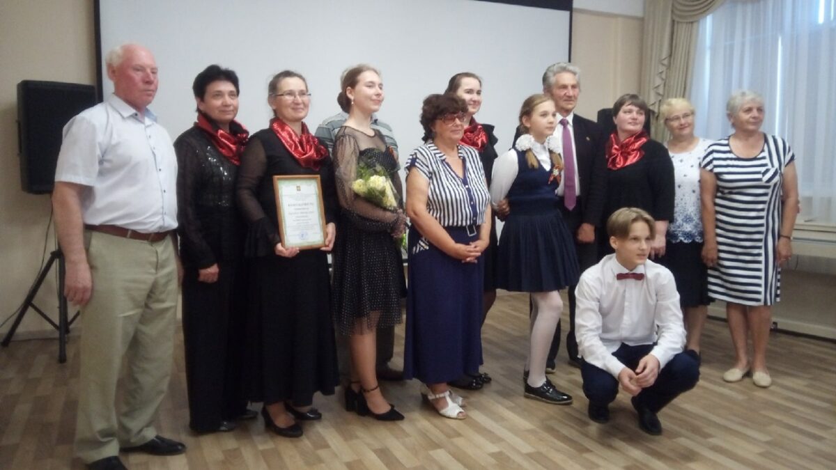 В Лихославле выступил ансамбль «Благодать» В Лихославле выступил ансамбль «Благодать»
