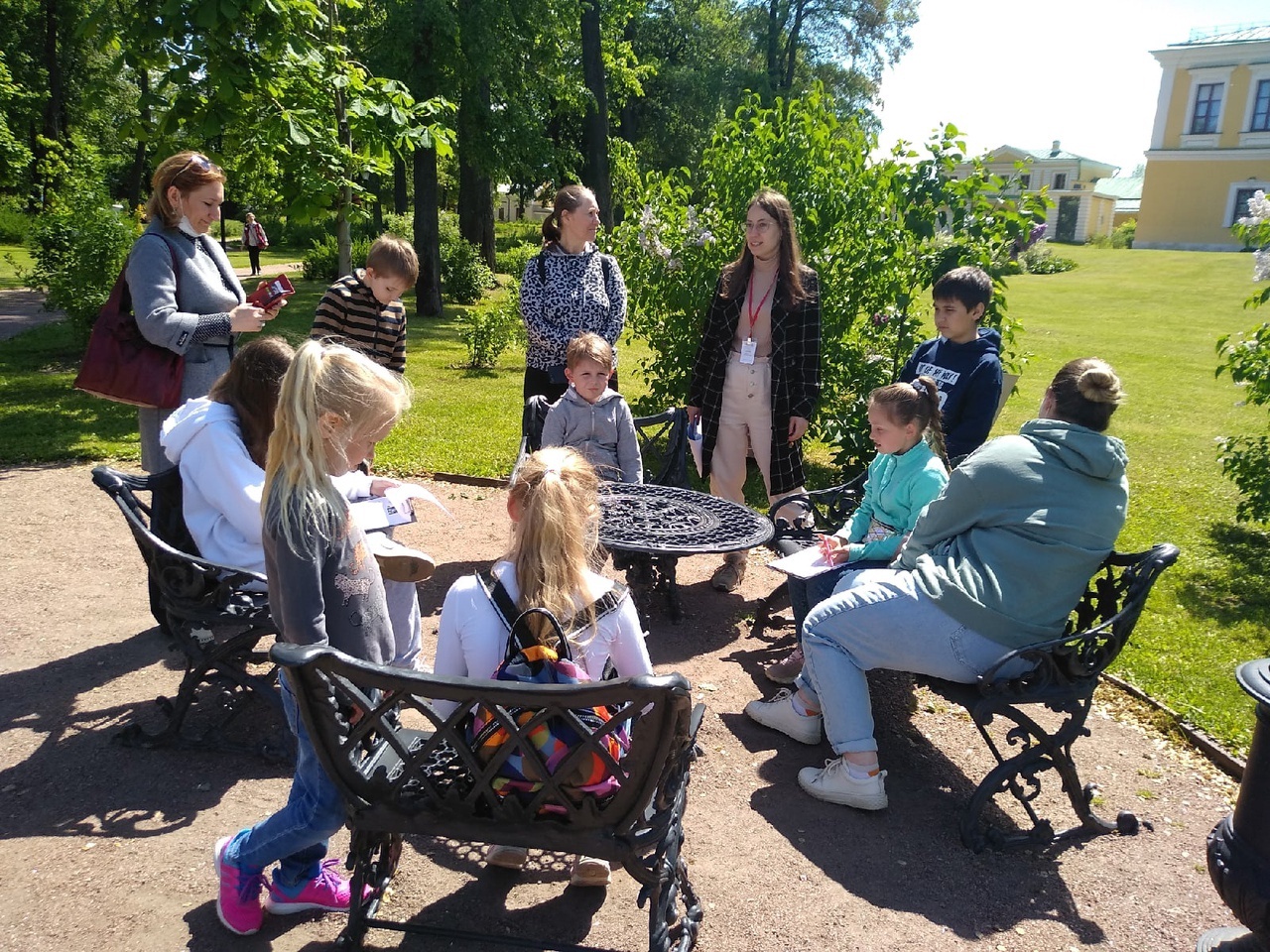 Школьники из муниципалитетов Тверской области участвуют в акции «Лето во дворце»  