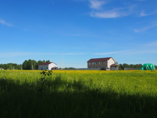 Как живут многодетные приемные семьи в экодеревне в Зубцовском районе