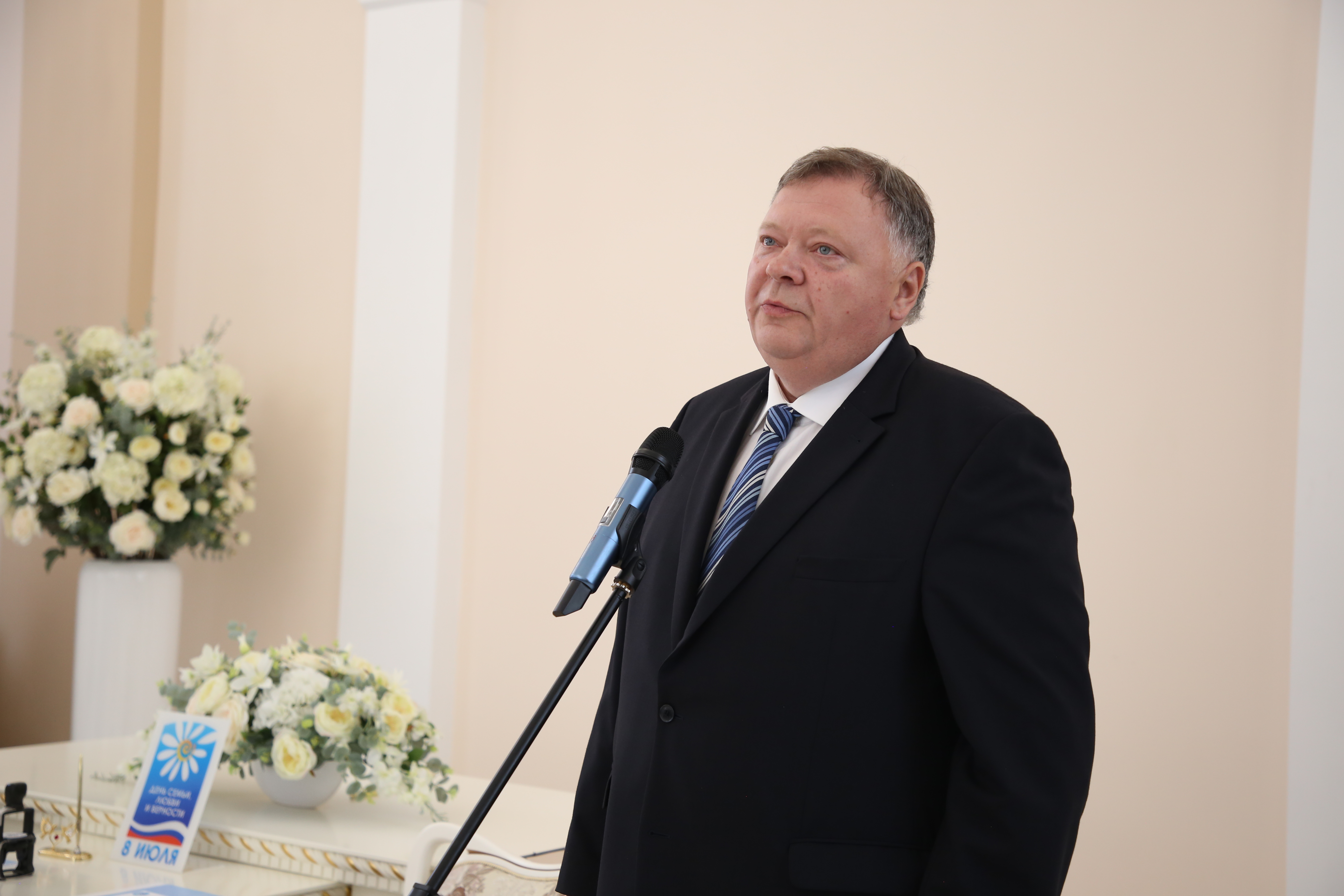 Евгений Пичуев: У нас зарождается новая городская традиция Игорь Руденя поздравил с юбилеем председателя Тверской городской Думы Евгения Пичуева