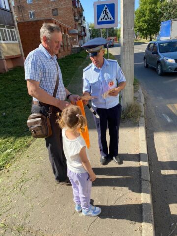 В Нелидовском округе сотрудники ГИБДД провели акцию «Пешеход – на переход!»