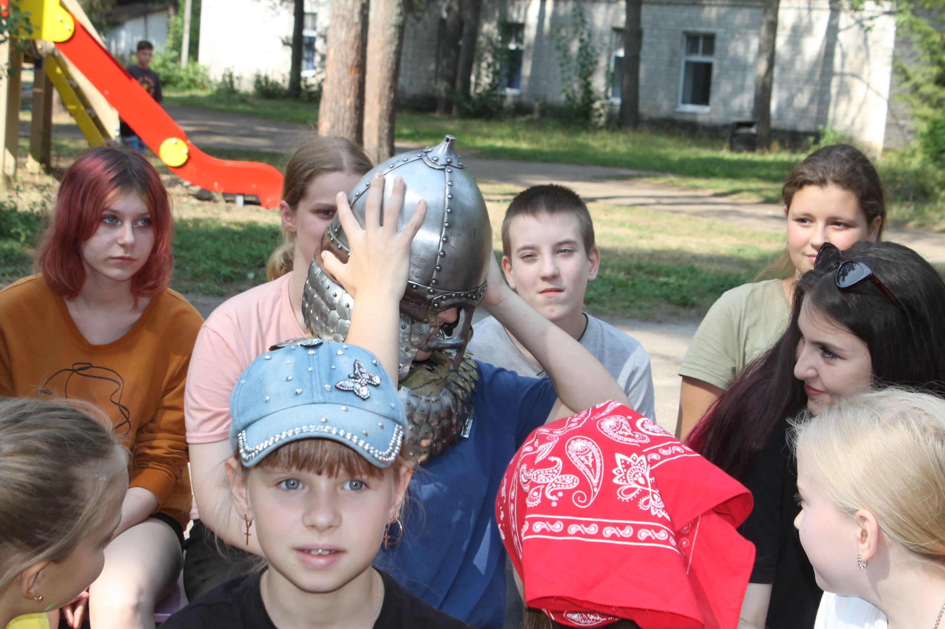 В детском лагере под Тверью представили выездную интерактивную экспозицию о военной истории