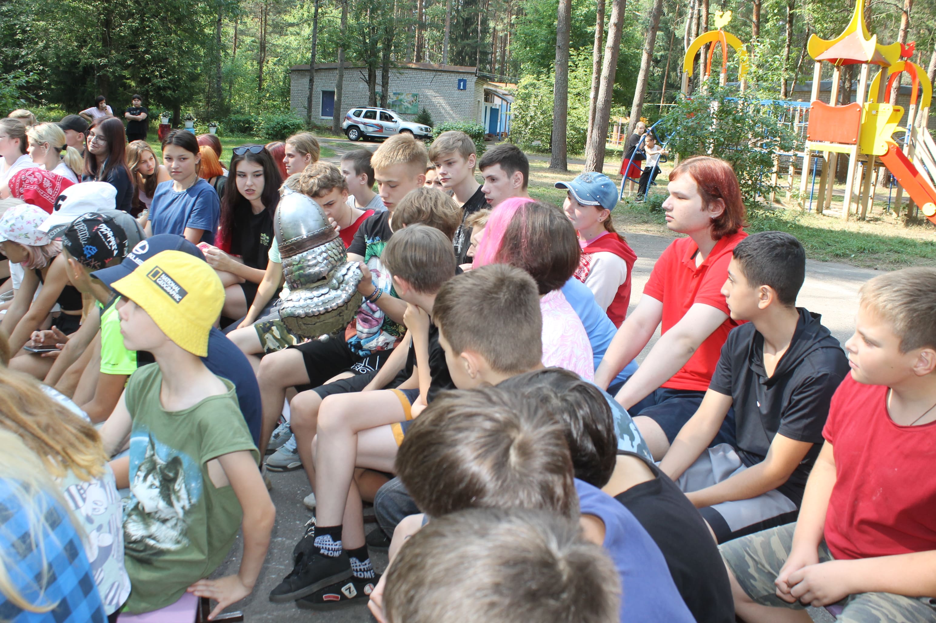 В детском лагере под Тверью представили выездную интерактивную экспозицию о военной истории