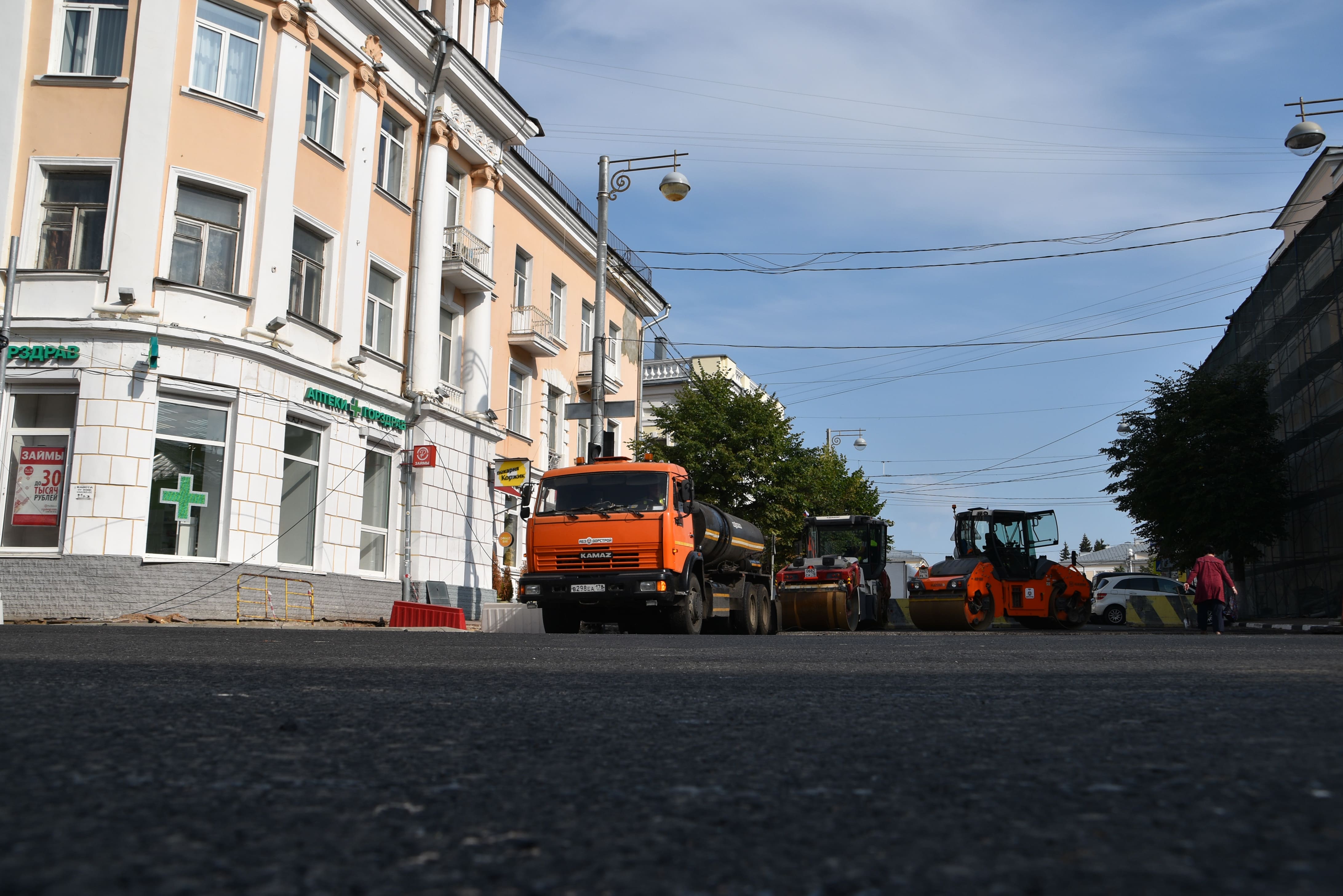 В Твери комиссия проверила ремонт дороги на улице Новоторжская
