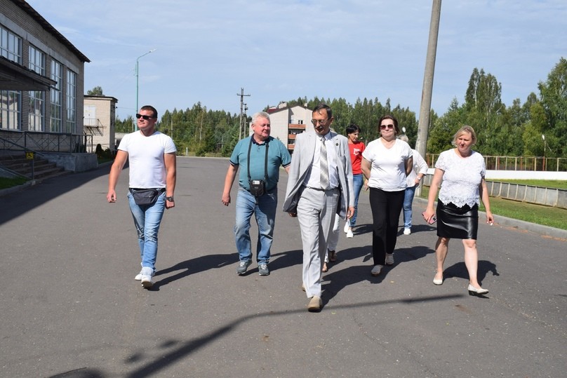 В поселке Оленино прошла приемка школы В поселке Оленино прошла приемка школы