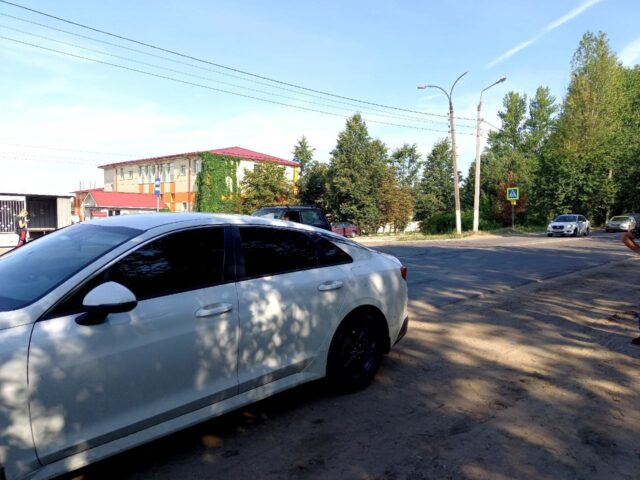 В Твери женщина упала перед автомобилем, чтобы избежать столкновения В Твери на Шишкова сбили пешехода