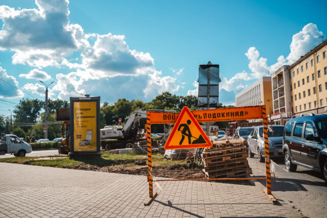 Дом Ворошиловских стрелков и тротуар на набережной: Главные стройки недели в Твери В Тверской области выявили больше 20 незаконных мигрантов