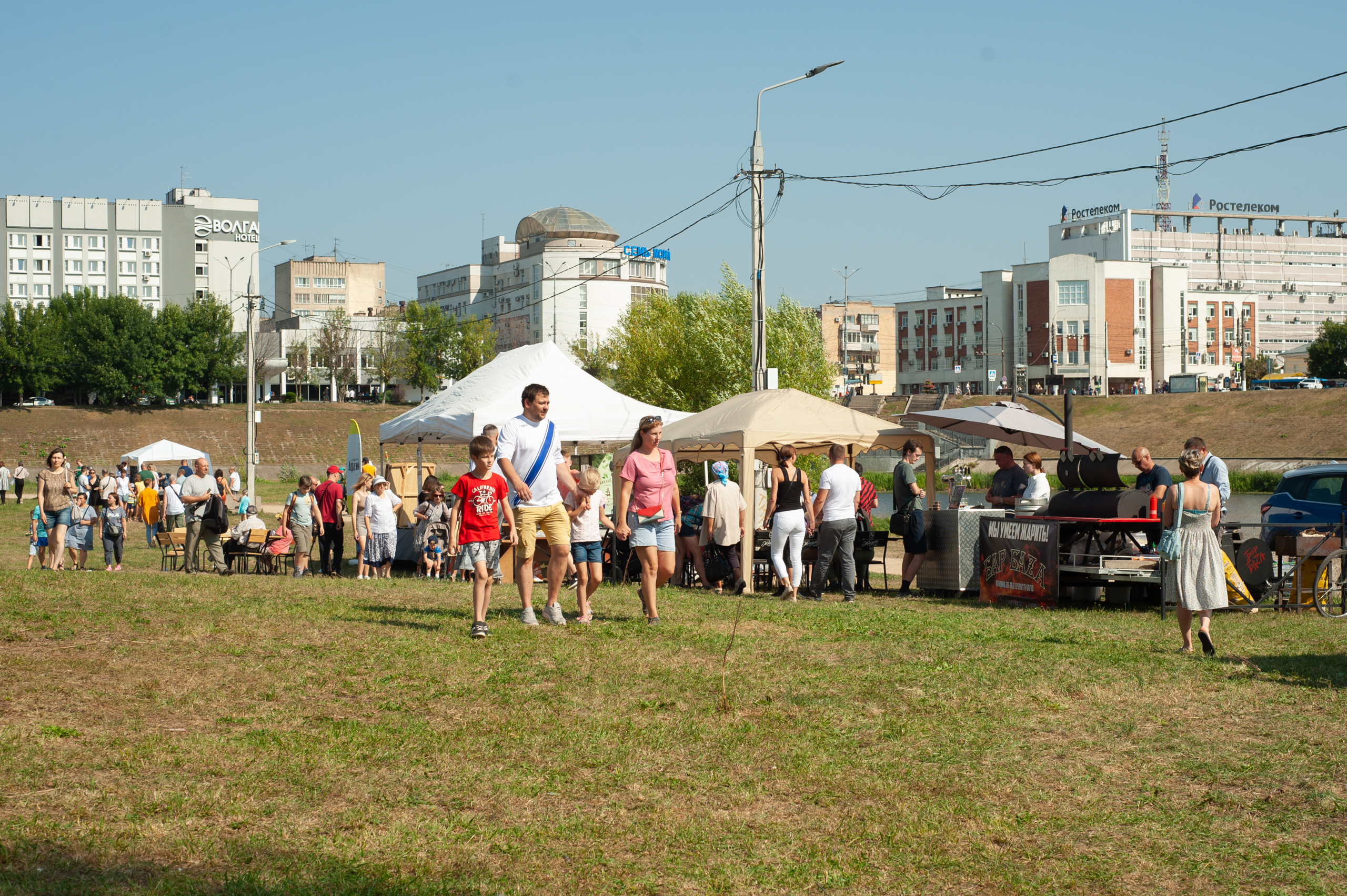 «Лаваш 2.0»: В Твери отметили завершение лета с музыкой и шавармой «Лаваш 2.0»: В Твери отметили завершение лета с музыкой и шавармой