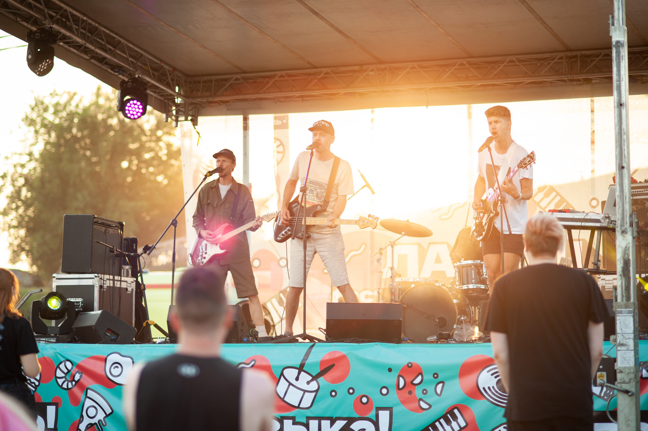 «Лаваш 2.0»: В Твери отметили завершение лета с музыкой и шавармой «Лаваш 2.0»: В Твери отметили завершение лета с музыкой и шавармой