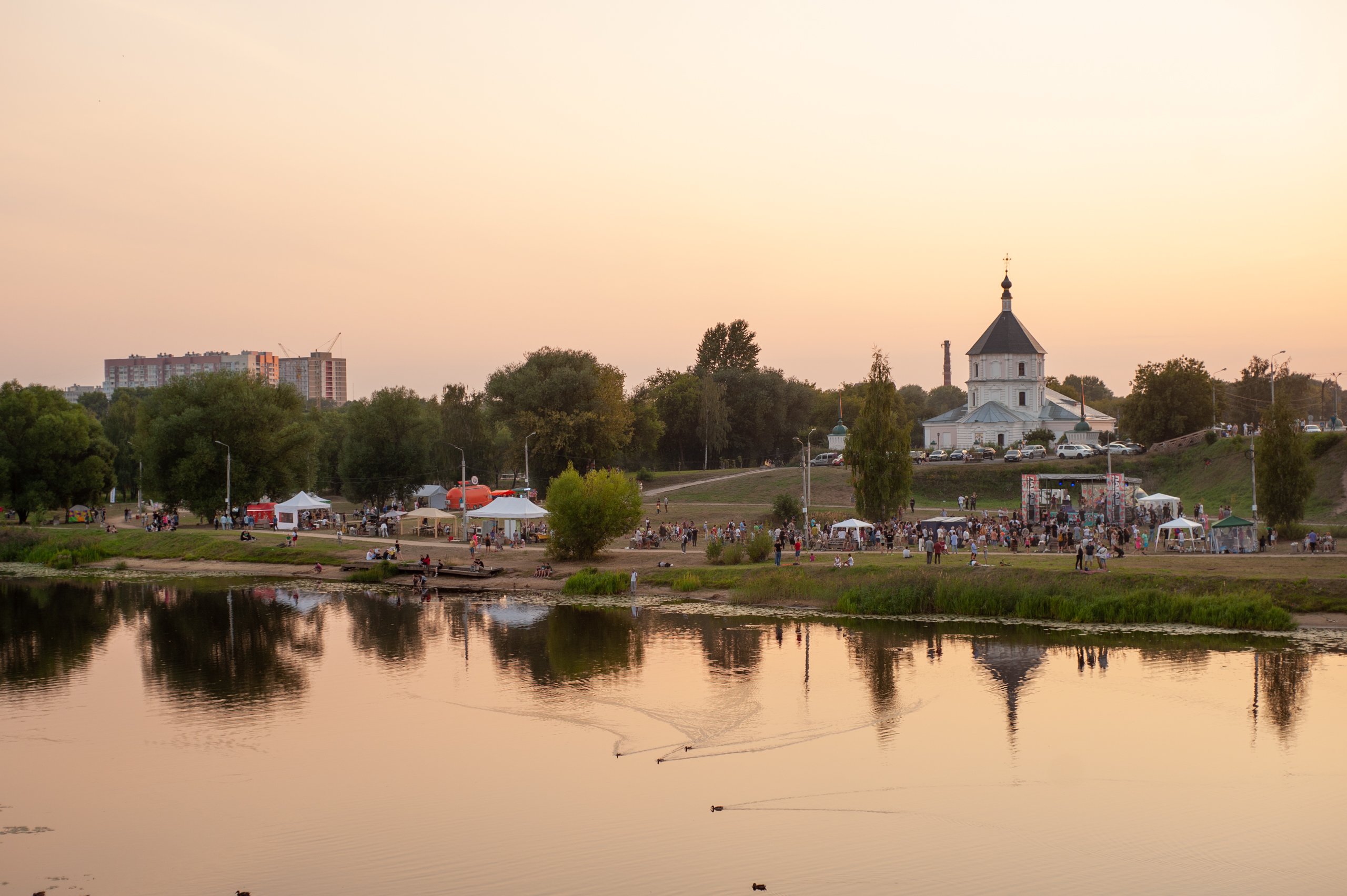 «Лаваш 2.0»: В Твери отметили завершение лета с музыкой и шавармой «Лаваш 2.0»: В Твери отметили завершение лета с музыкой и шавармой