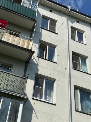 В Тверской области из окна выпала маленькая девочка