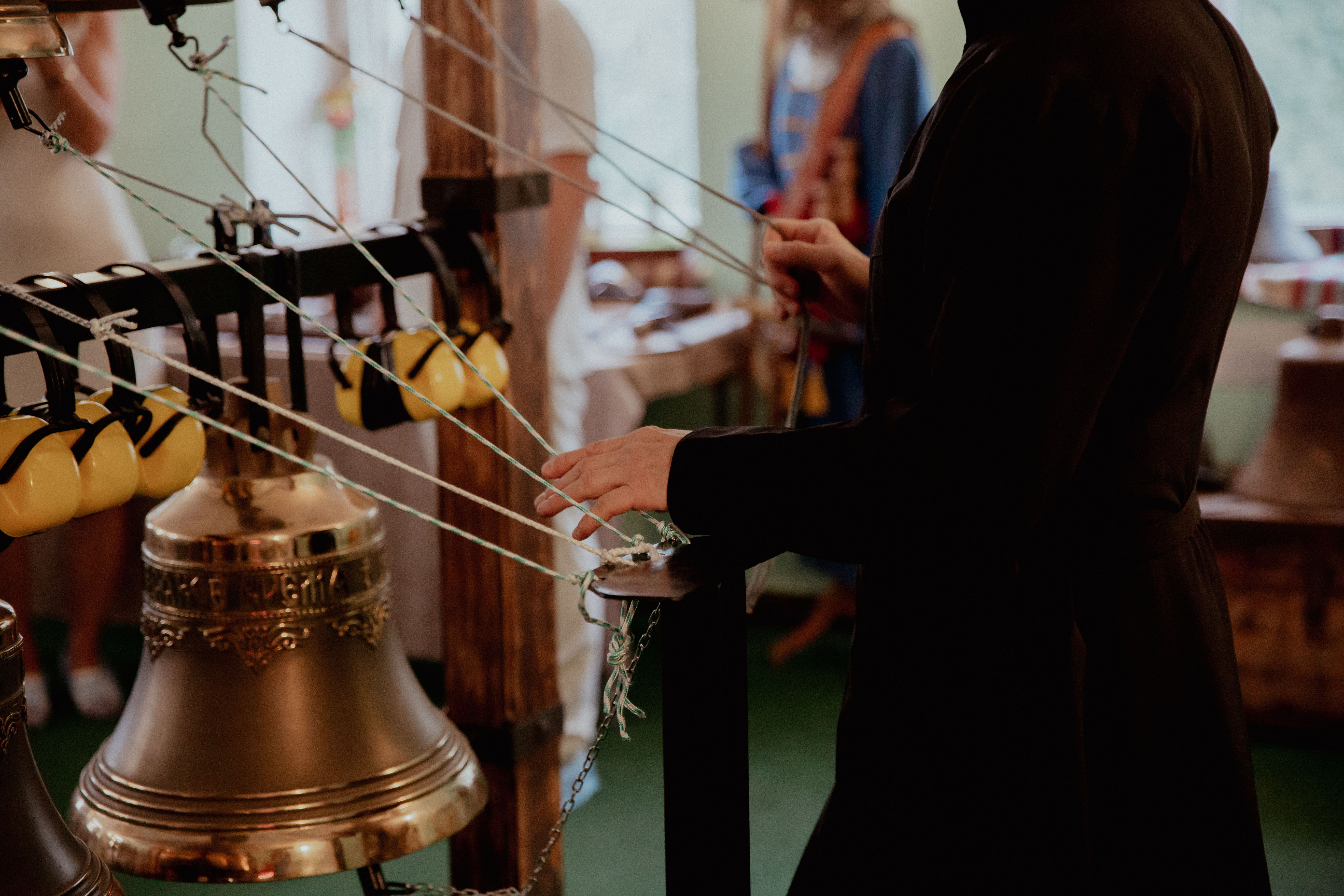 Изучать историю руками: Как в новом музее в Твери сочетаются древние костюмы и очки виртуальной реальности