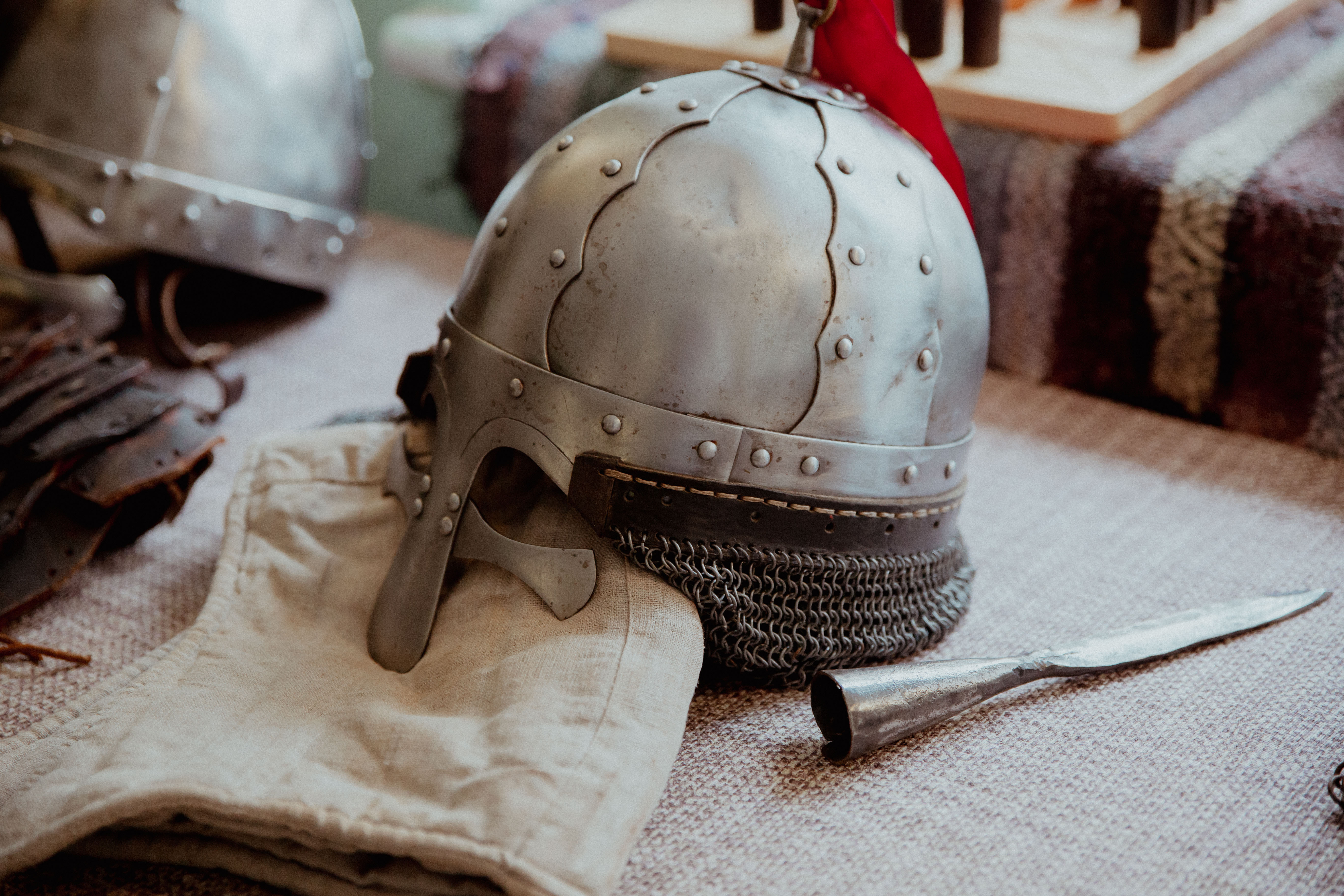 Изучать историю руками: Как в новом музее в Твери сочетаются древние костюмы и очки виртуальной реальности