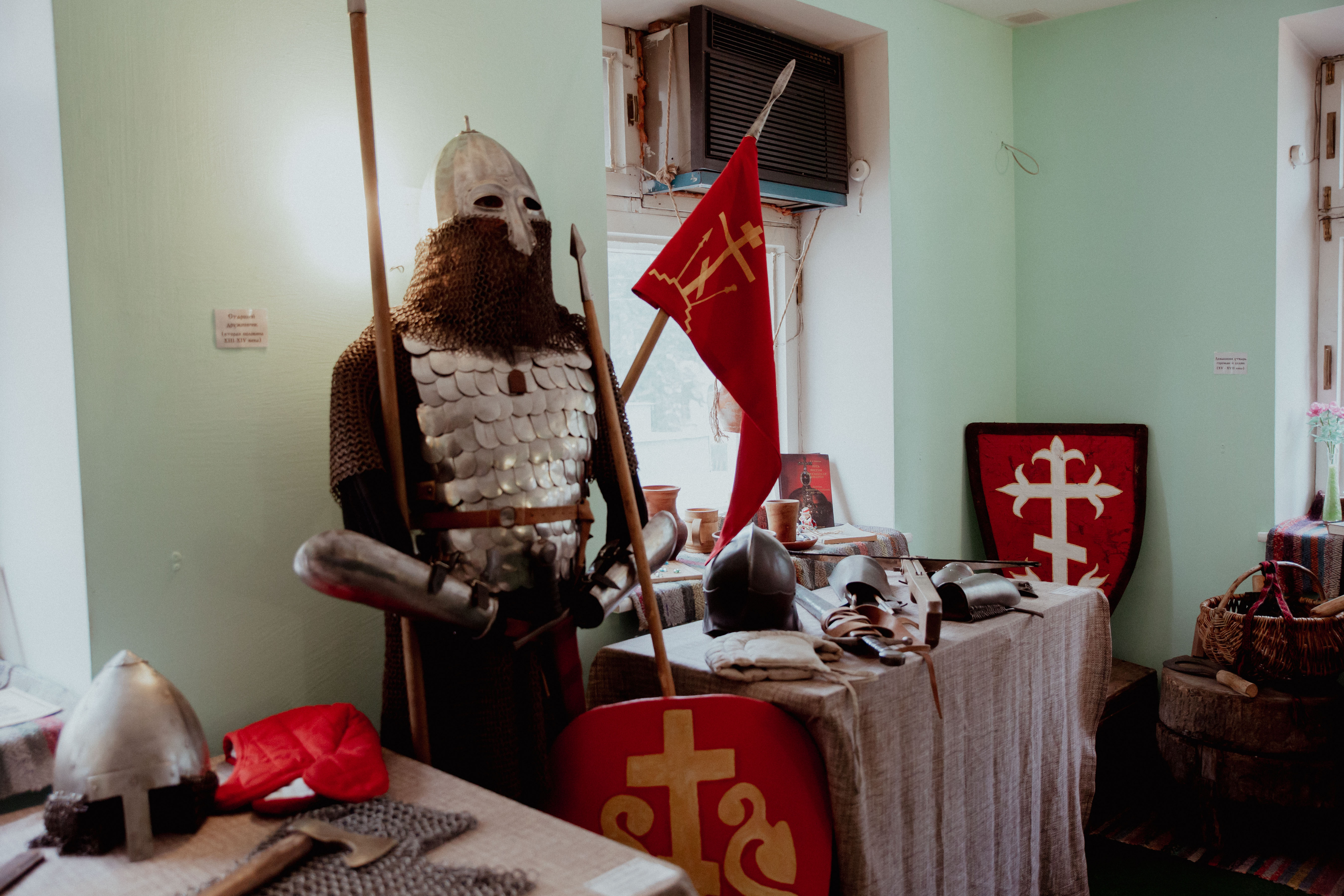 Изучать историю руками: Как в новом музее в Твери сочетаются древние костюмы и очки виртуальной реальности