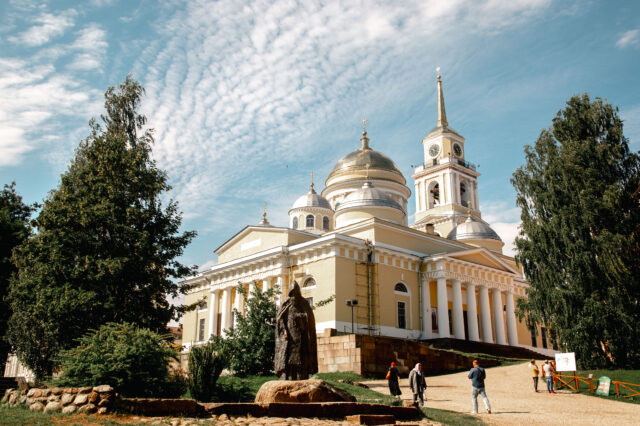 Блогер показала умиротворенную красоту Нило-Столобенской пустыни Блогер показала умиротворенную красоту Нило-Столобенской пустыни