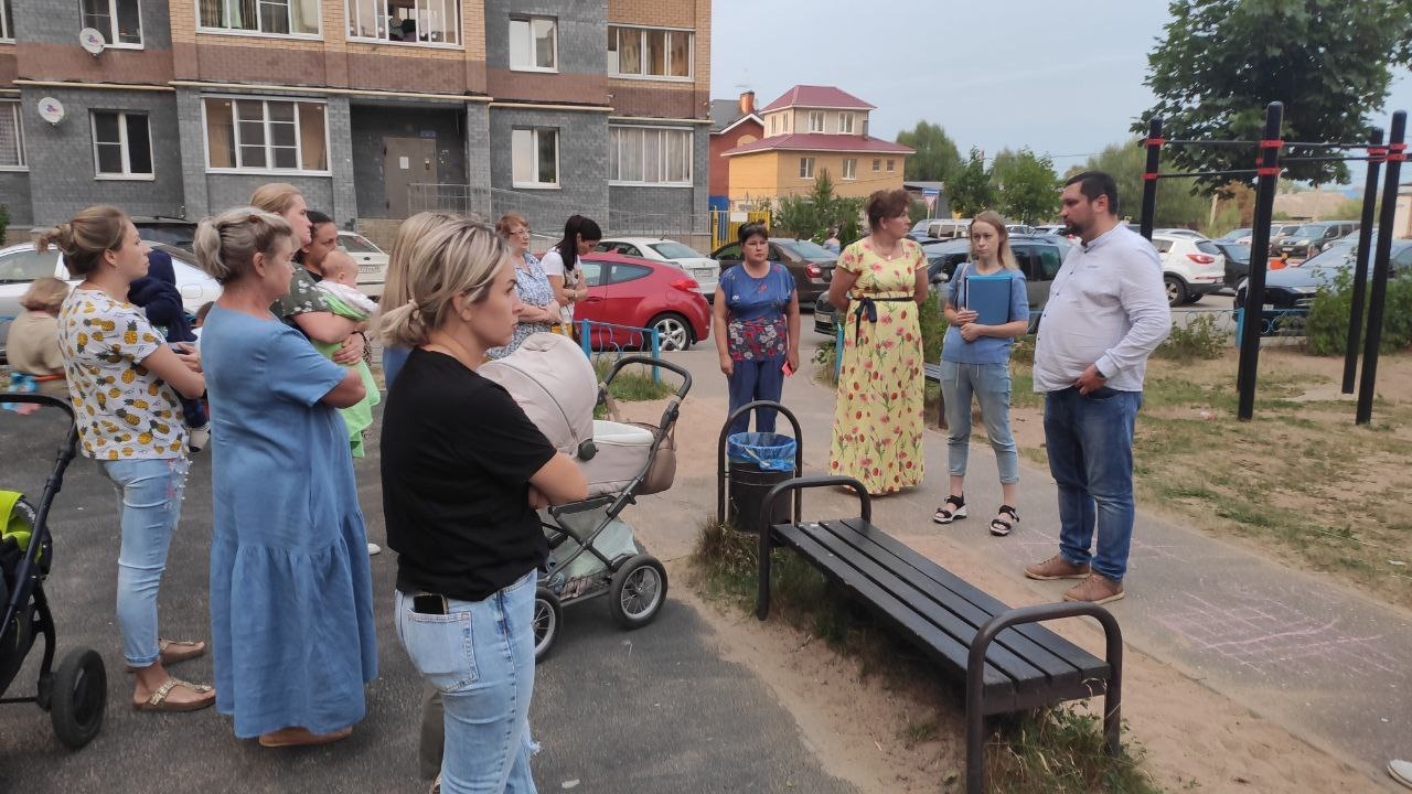 В «Южном» по инициативе жителей и при поддержке депутата ТГД Максима Жиркова отремонтируют дворовую территорию