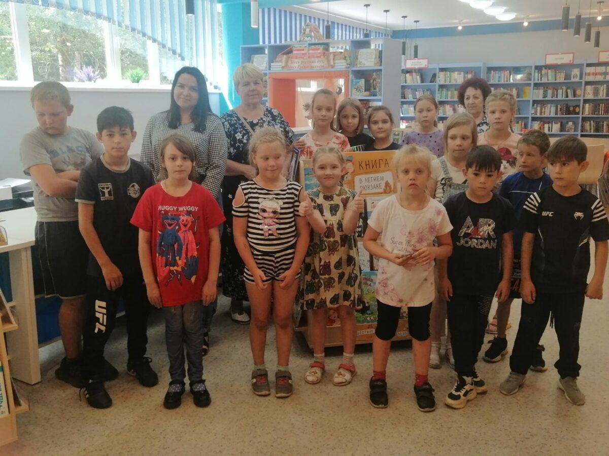 Добрый мир любимых книг показали детям из Лихославля