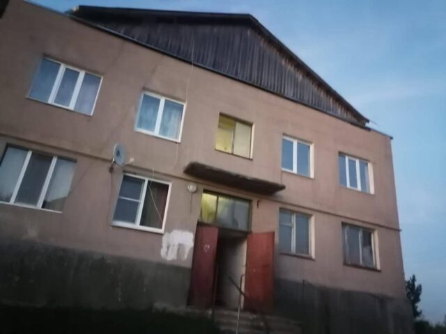 В Ржевском районе 4-летний мальчик выпал из окна квартиры на втором этаже В Ржевском районе 4-летний мальчик выпал из окна квартиры на втором этаже