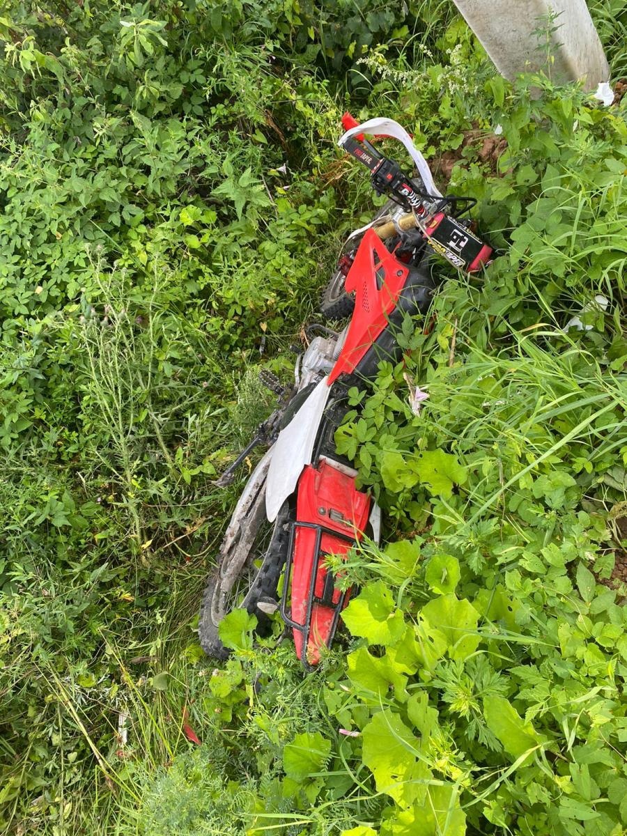 В Тверской области мотоциклист протаранил опору ЛЭП и погиб