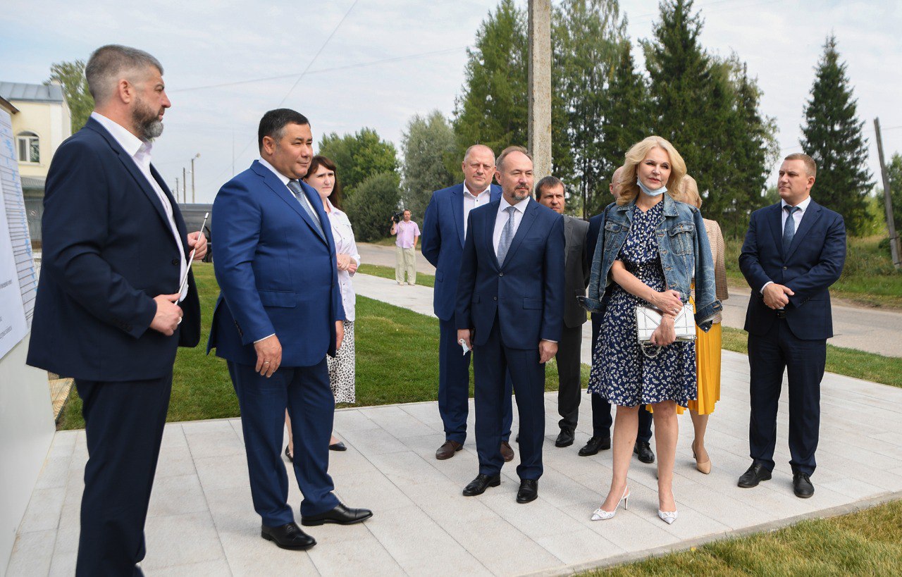 Татьяна Голикова, Игорь Руденя и Виктор Христенко поздравили будущих первоклассников в Старице Татьяна Голикова, Игорь Руденя и Виктор Христенко поздравили будущих первоклассников в Старице