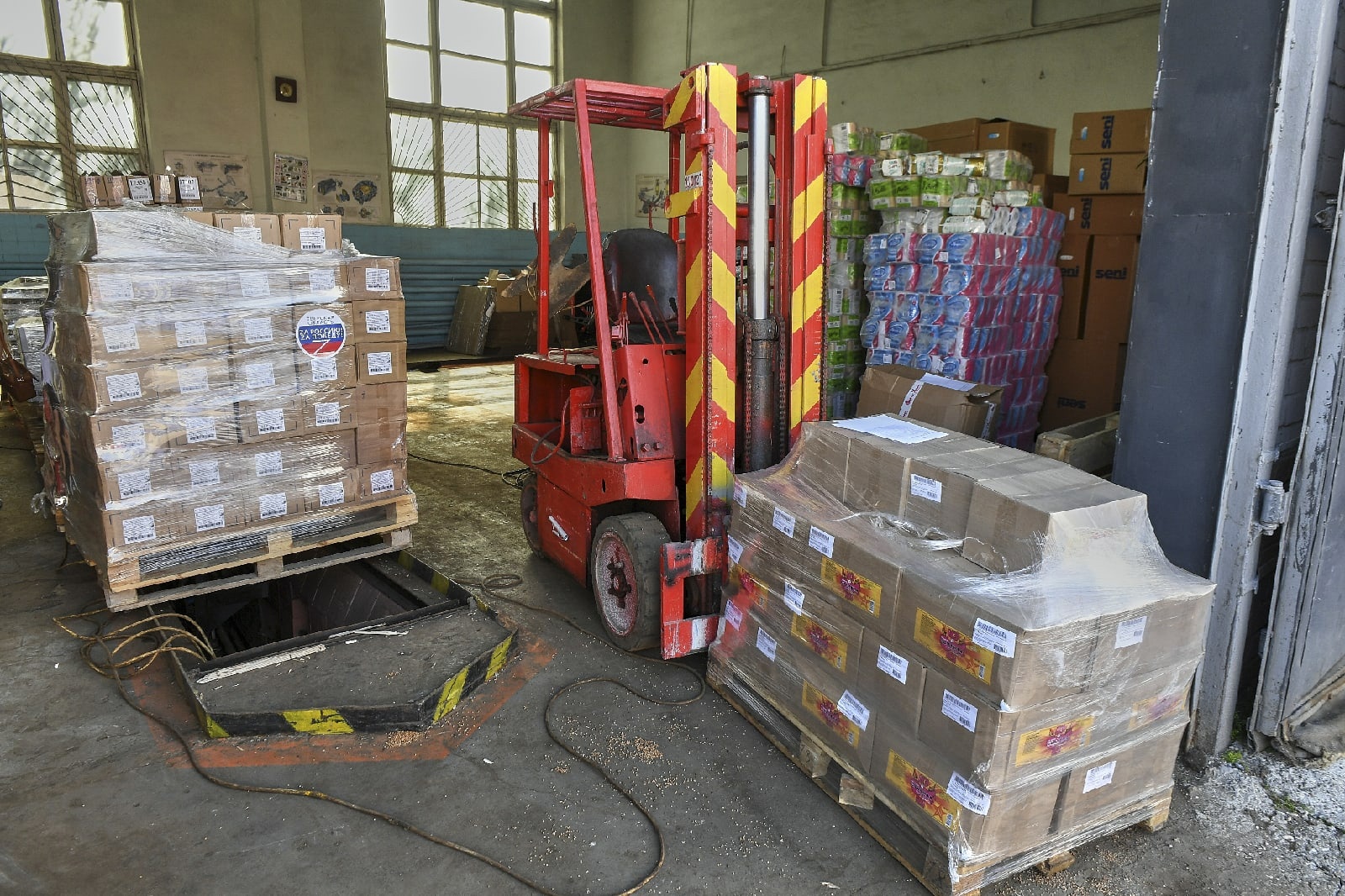 Игорь Руденя в Бердянске передал гуманитарную помощь местным жителям от Тверской области