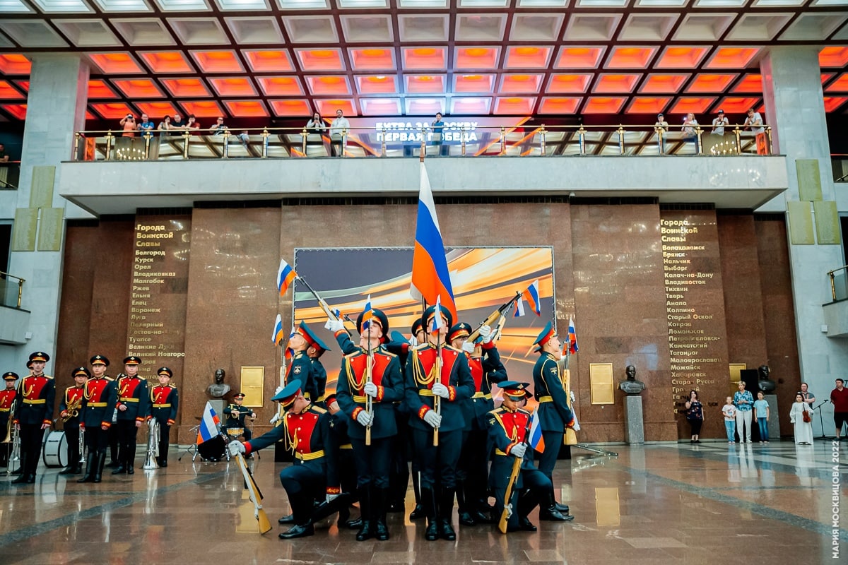 Семеро новобранцев Преображенского полка из Тверской области приняли присягу в Москве