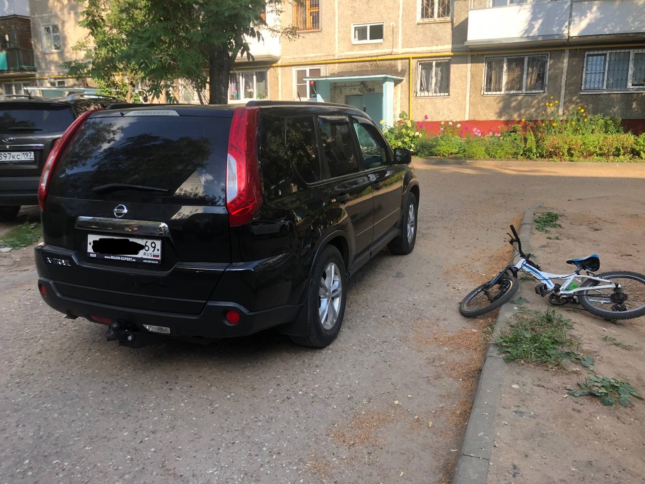 В Твери иномарка сбила ребенка на велосипеде